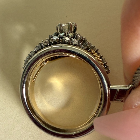 Vintage Stunning 1980’s Diamond 14k Bypass Ring ( unnoticeable flaw, see notes!! - Picture 4 of 14